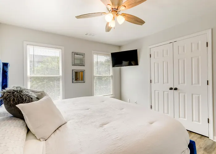 Spacious Atlanta Home ~ 2 Mi To Downtown!